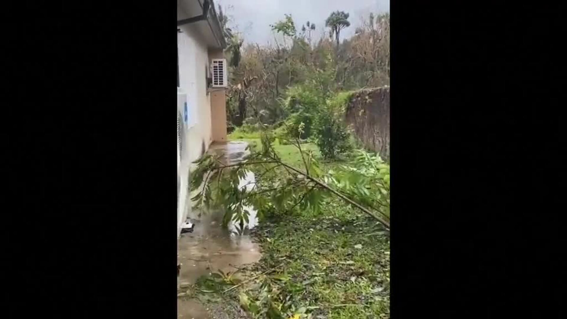 El tifón Mawar golpea con fuerza la isla estadounidense de Guam