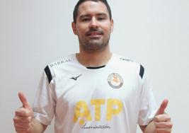 Dani Montes, con la camiseta de su nuevo club.