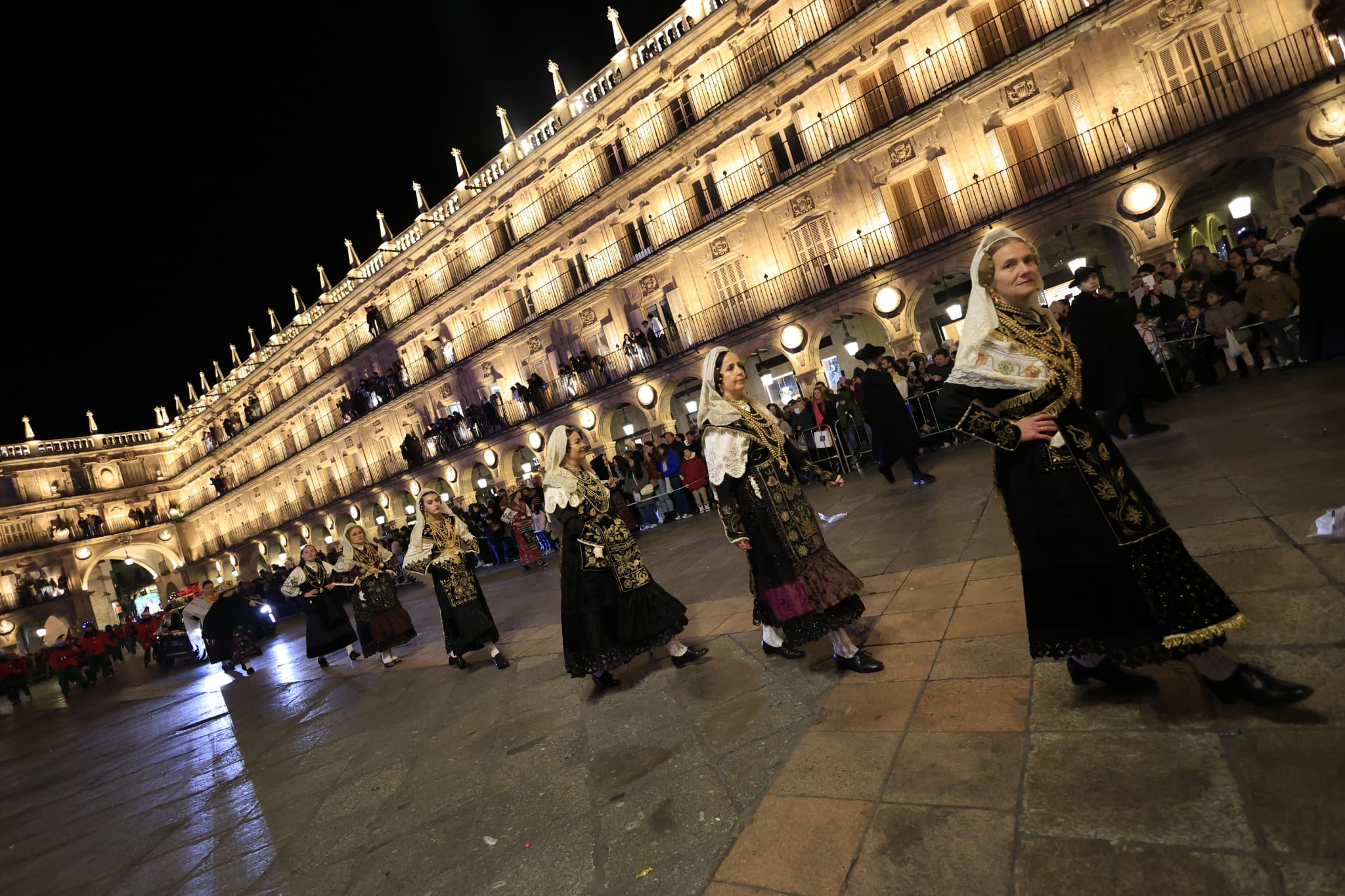 Los Reyes Magos reparten ilusión por Salamanca
