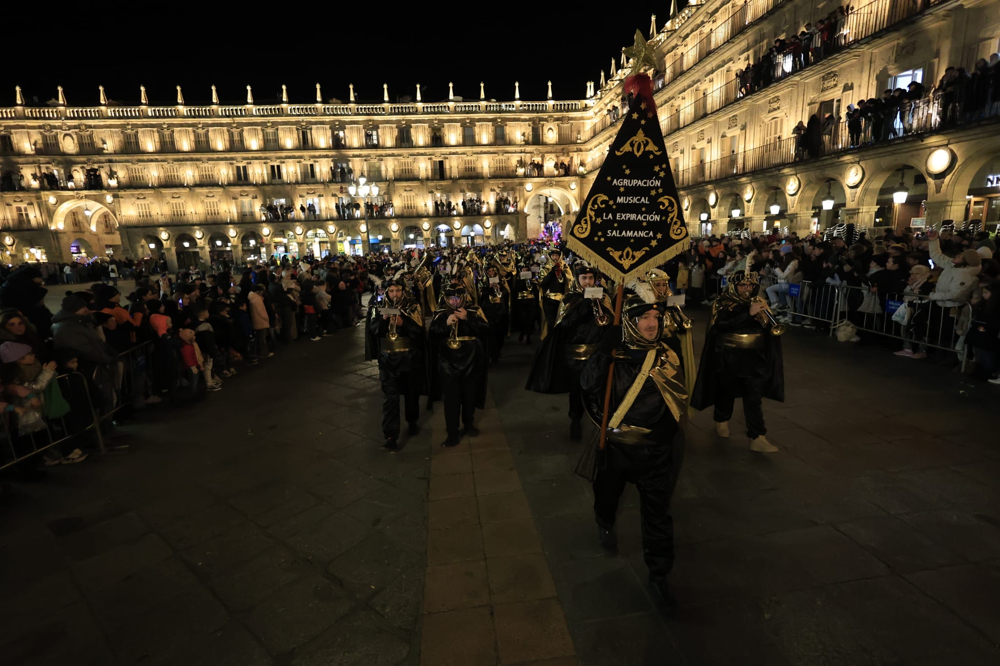 Los Reyes Magos reparten ilusión por Salamanca