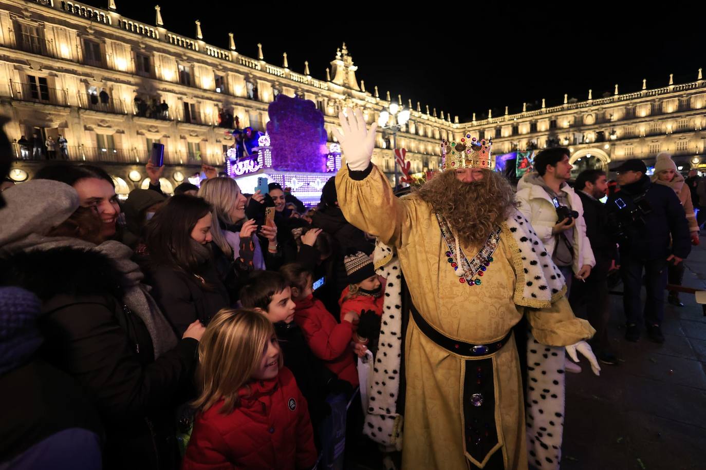 Los Reyes Magos reparten ilusión por Salamanca