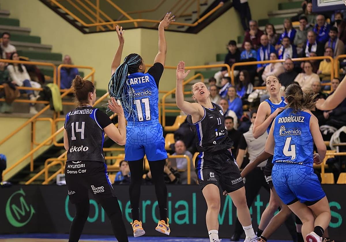 Amplia victoria y buen juego de Avenida ante el IDK