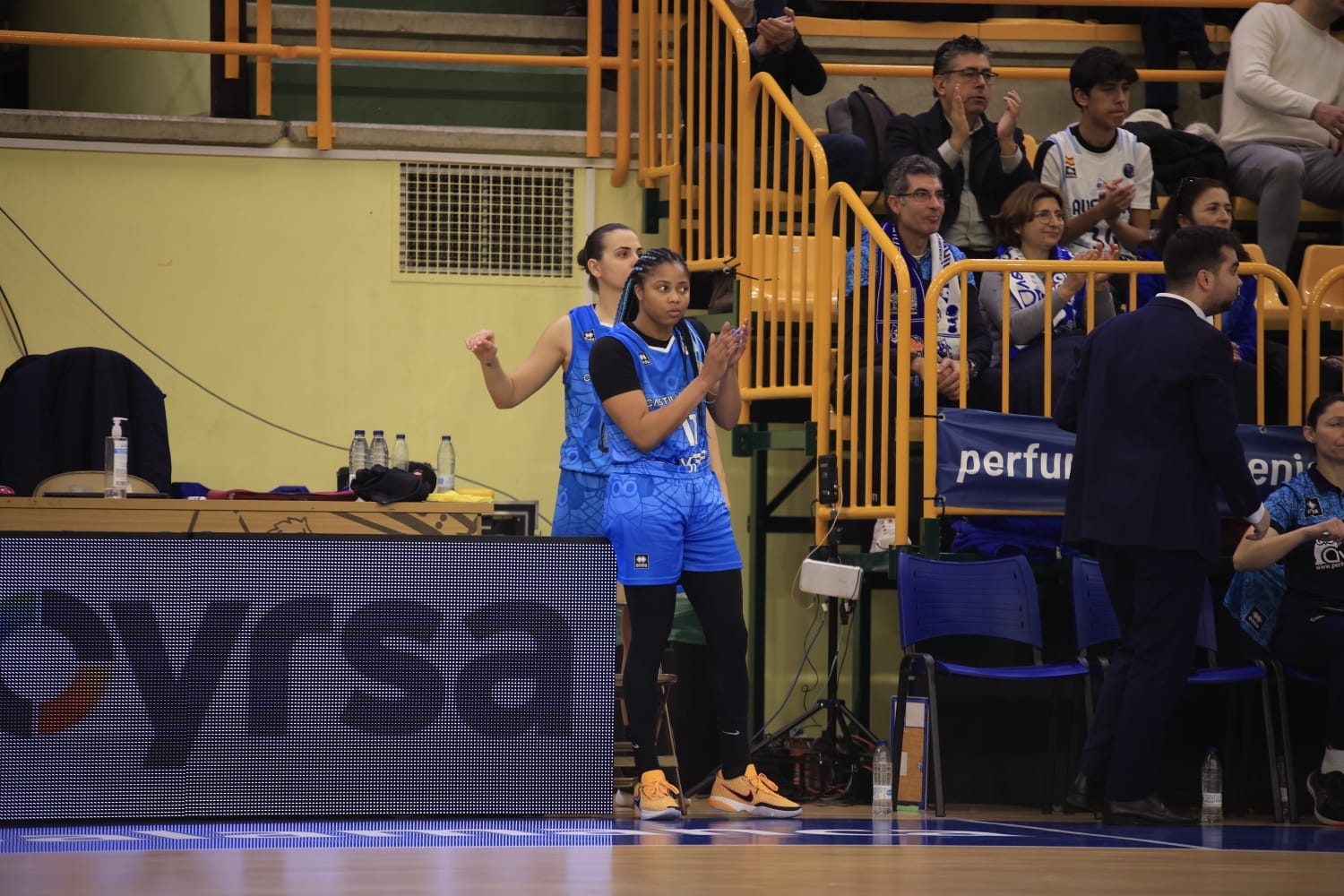 Amplia victoria y buen juego de Avenida ante el IDK