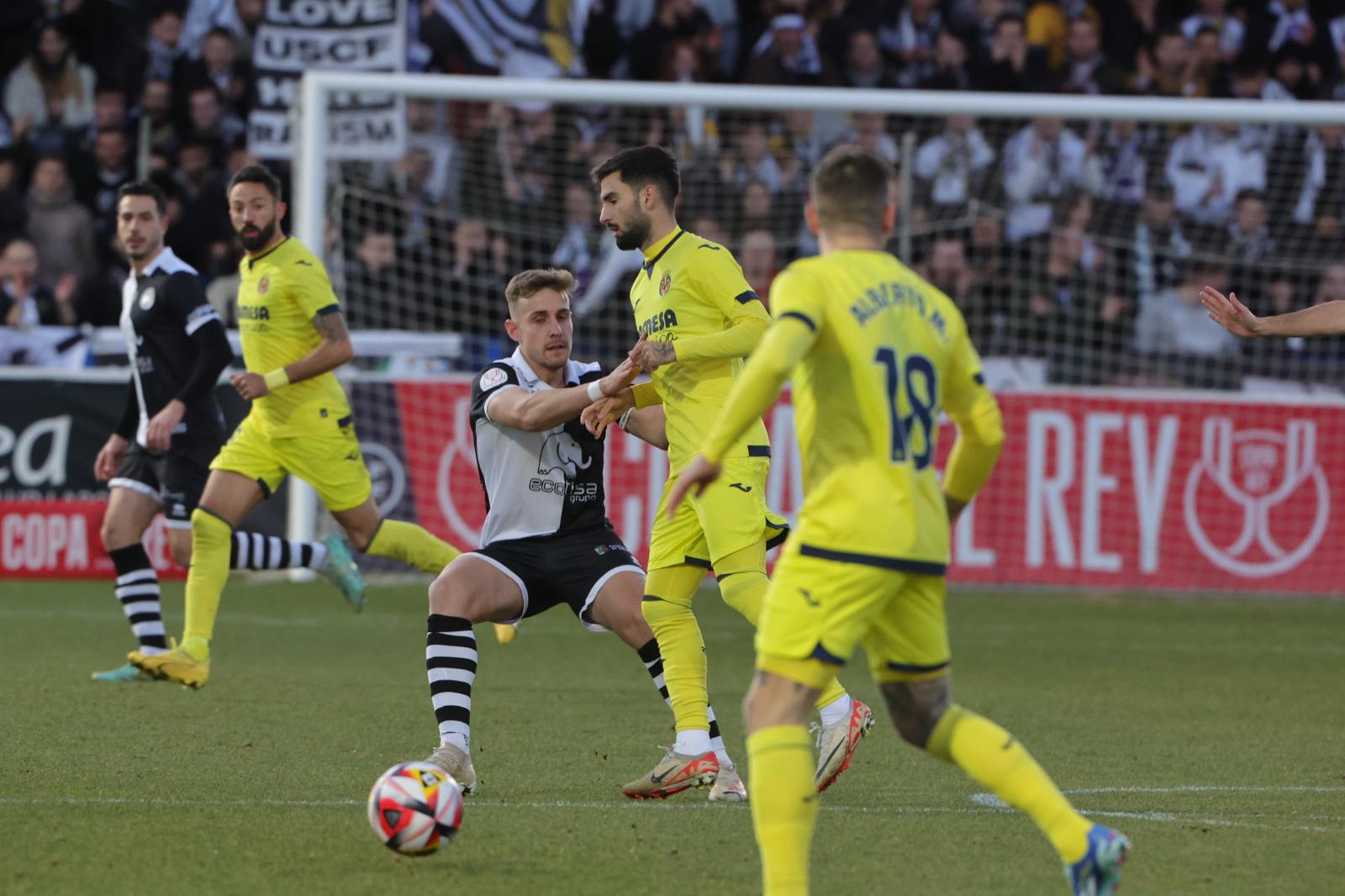 Las imágenes del aplazado Unionistas-Villarreal de la Copa del Rey por un apagón