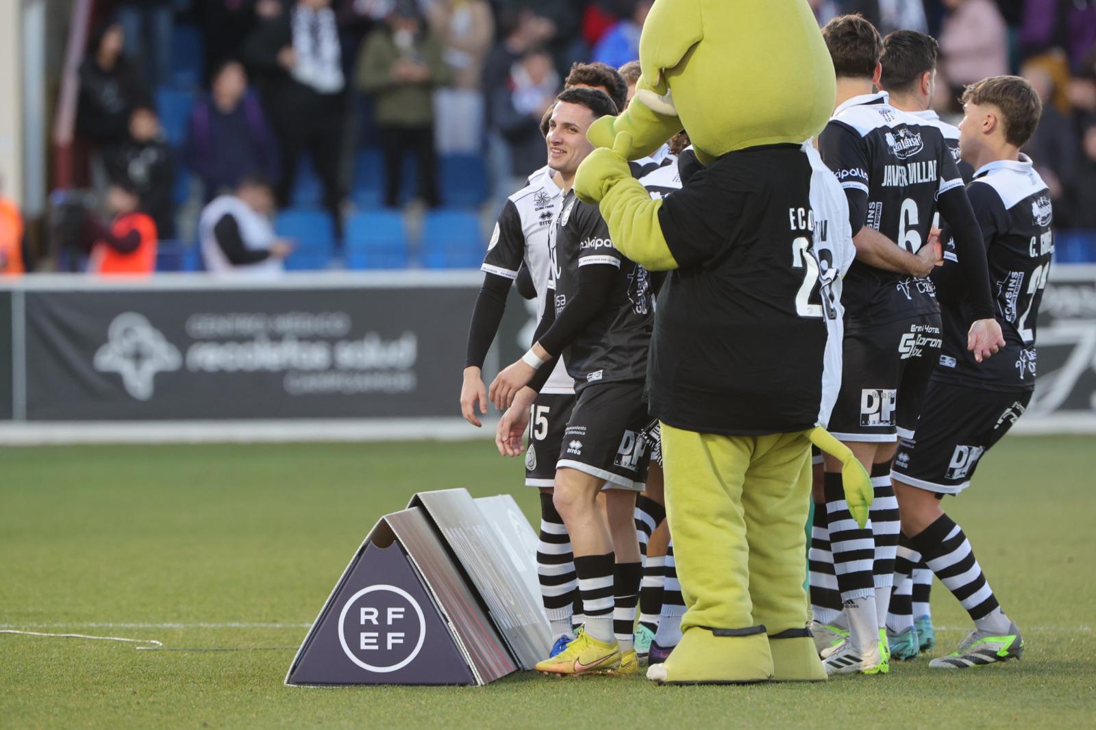 Las imágenes del aplazado Unionistas-Villarreal de la Copa del Rey por un apagón