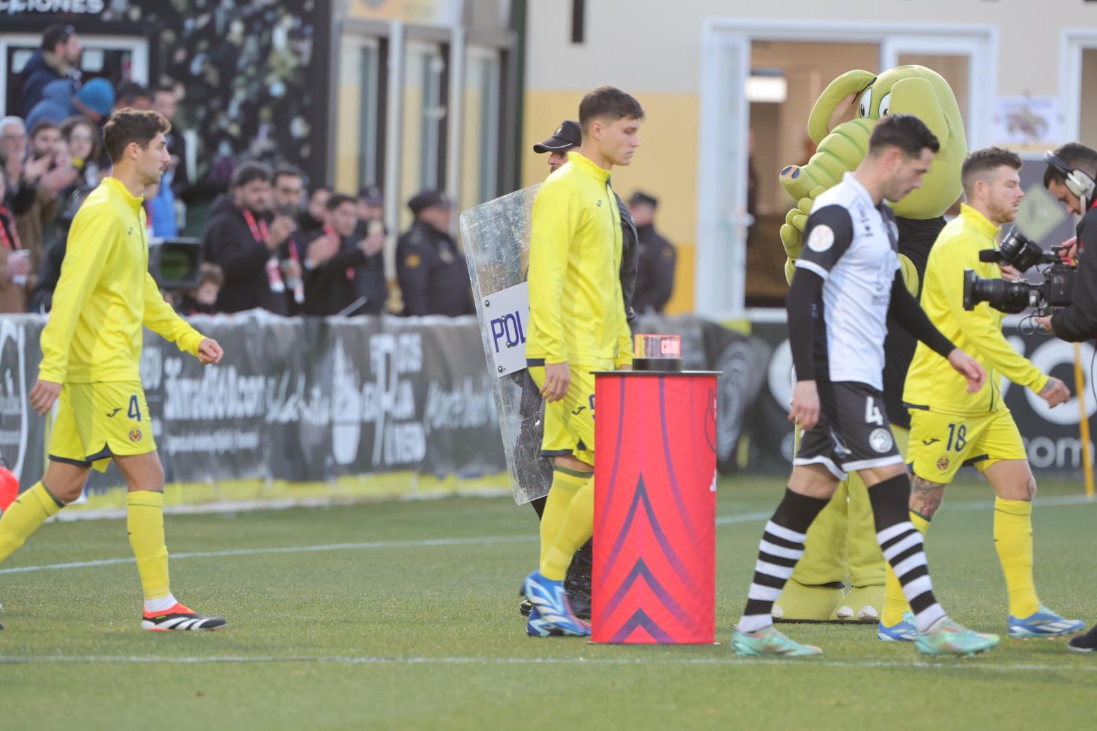 Las imágenes del aplazado Unionistas-Villarreal de la Copa del Rey por un apagón