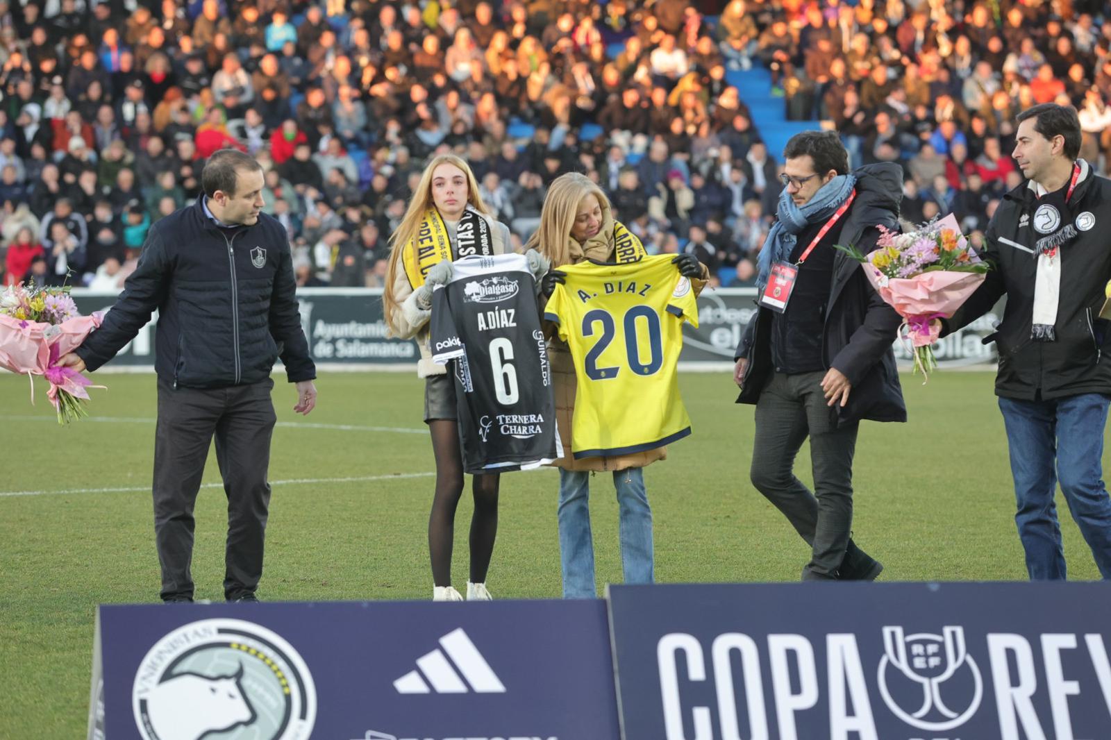 Las imágenes del aplazado Unionistas-Villarreal de la Copa del Rey por un apagón