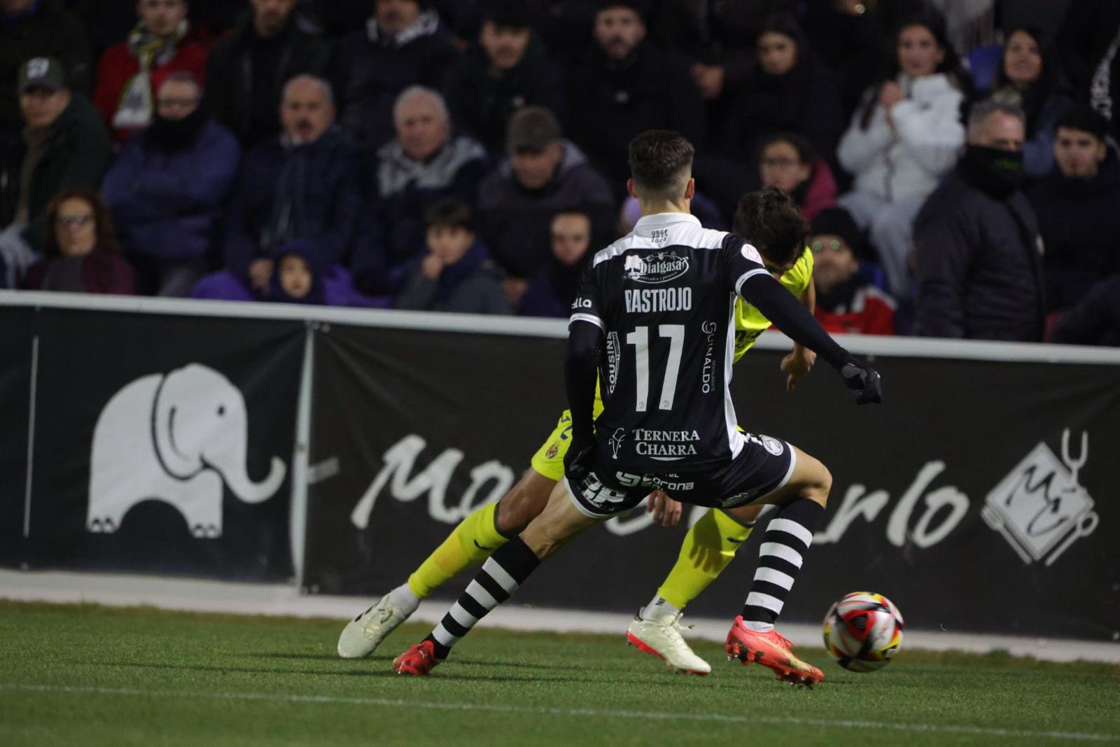 Las imágenes del aplazado Unionistas-Villarreal de la Copa del Rey por un apagón