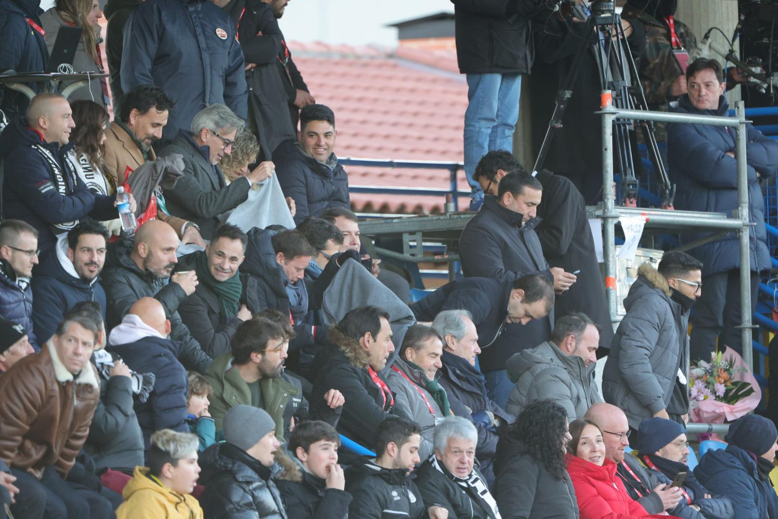 Las imágenes del aplazado Unionistas-Villarreal de la Copa del Rey por un apagón