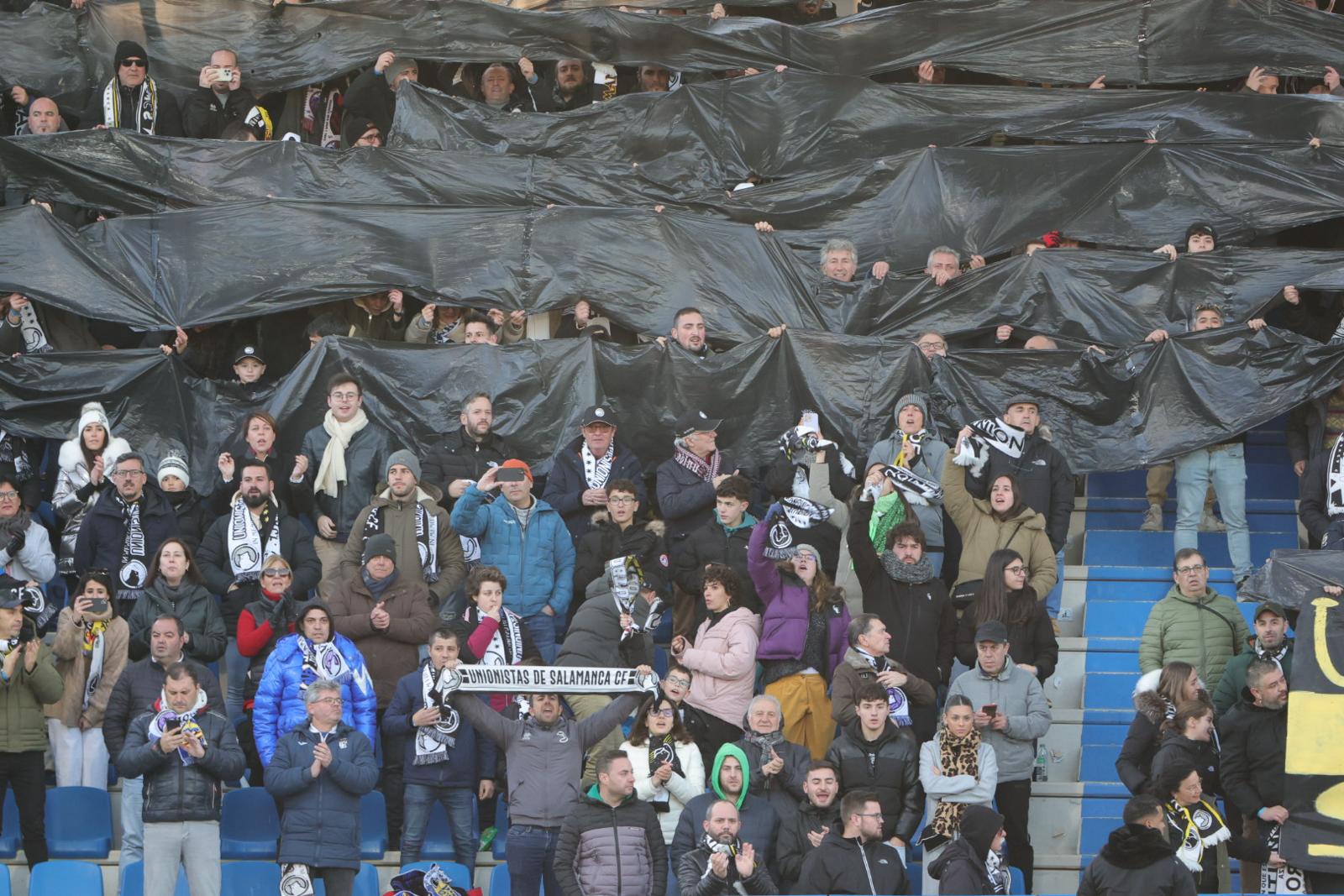 Las imágenes del aplazado Unionistas-Villarreal de la Copa del Rey por un apagón