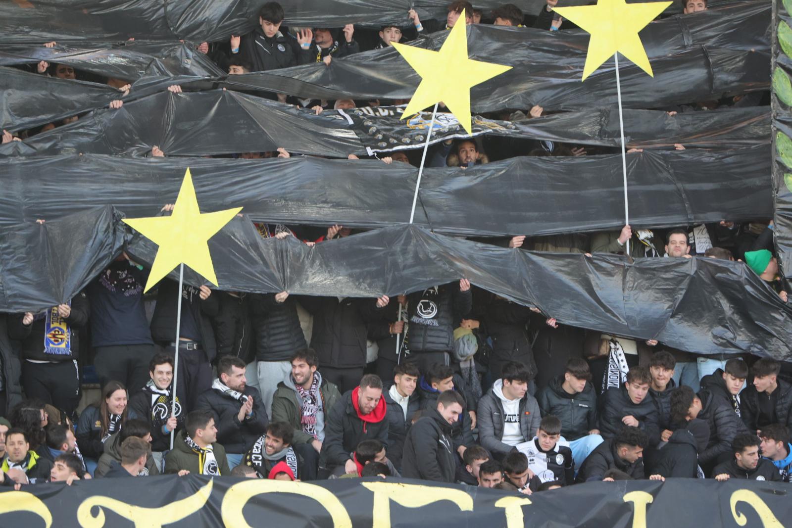 Las imágenes del aplazado Unionistas-Villarreal de la Copa del Rey por un apagón