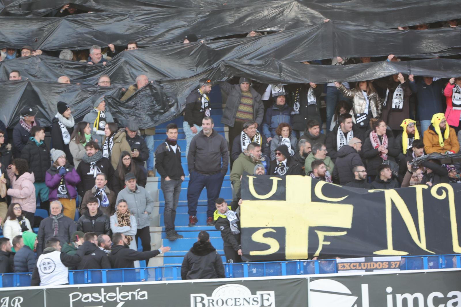 Las imágenes del aplazado Unionistas-Villarreal de la Copa del Rey por un apagón