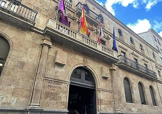 Entrada principal de la Diputación de Salamanca.