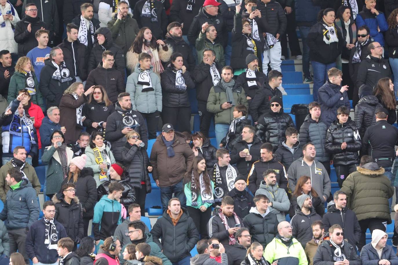 Carreras y una inmensa cola para el segundo capítulo del Unionistas-Villarreal