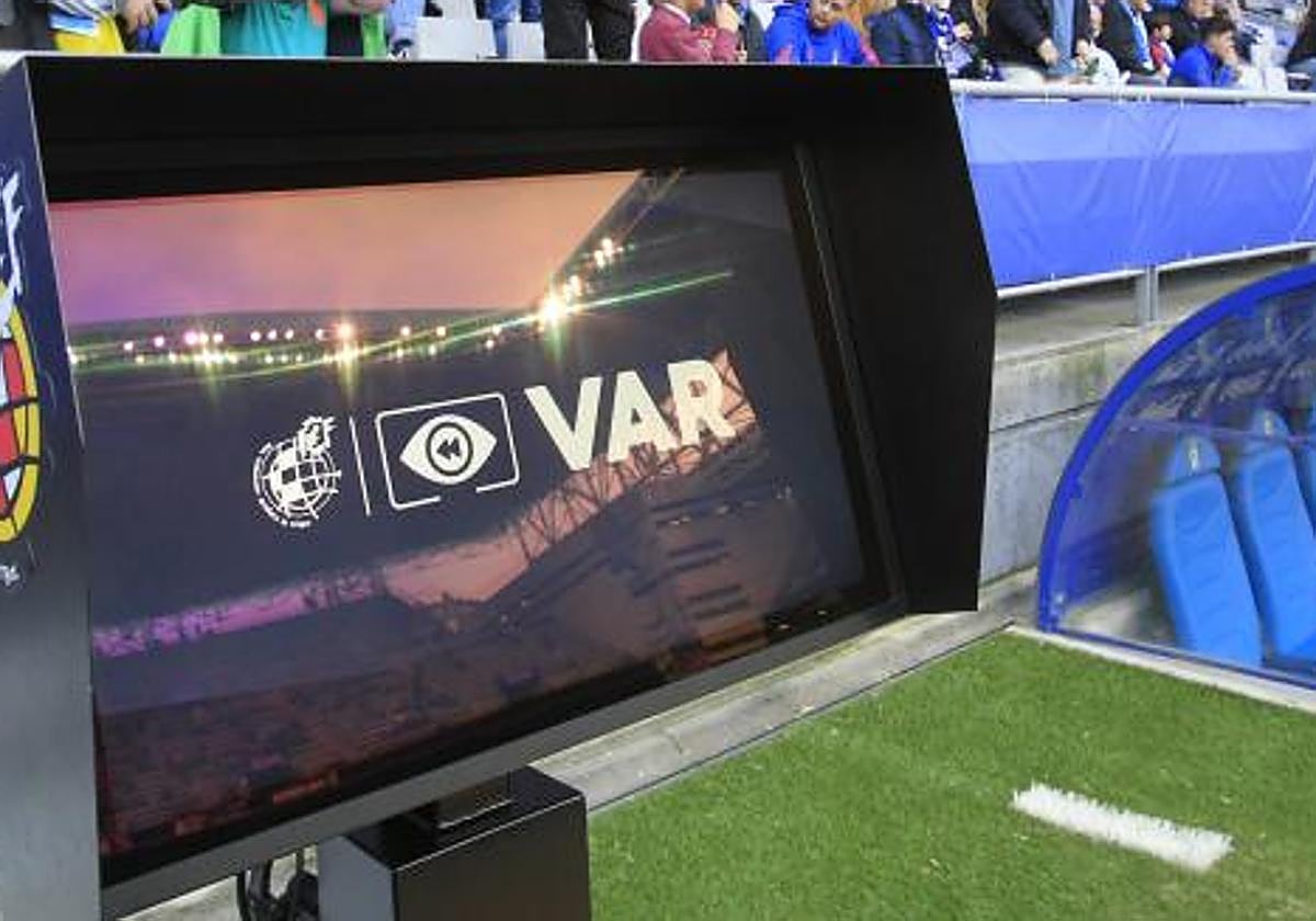 Una gran unidad móvil llegará al Reina Sofía para que el VAR funcione ante el Barça