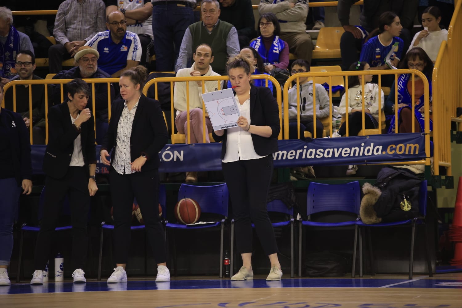 Avenida gana a Landes y sigue vivo en Europa
