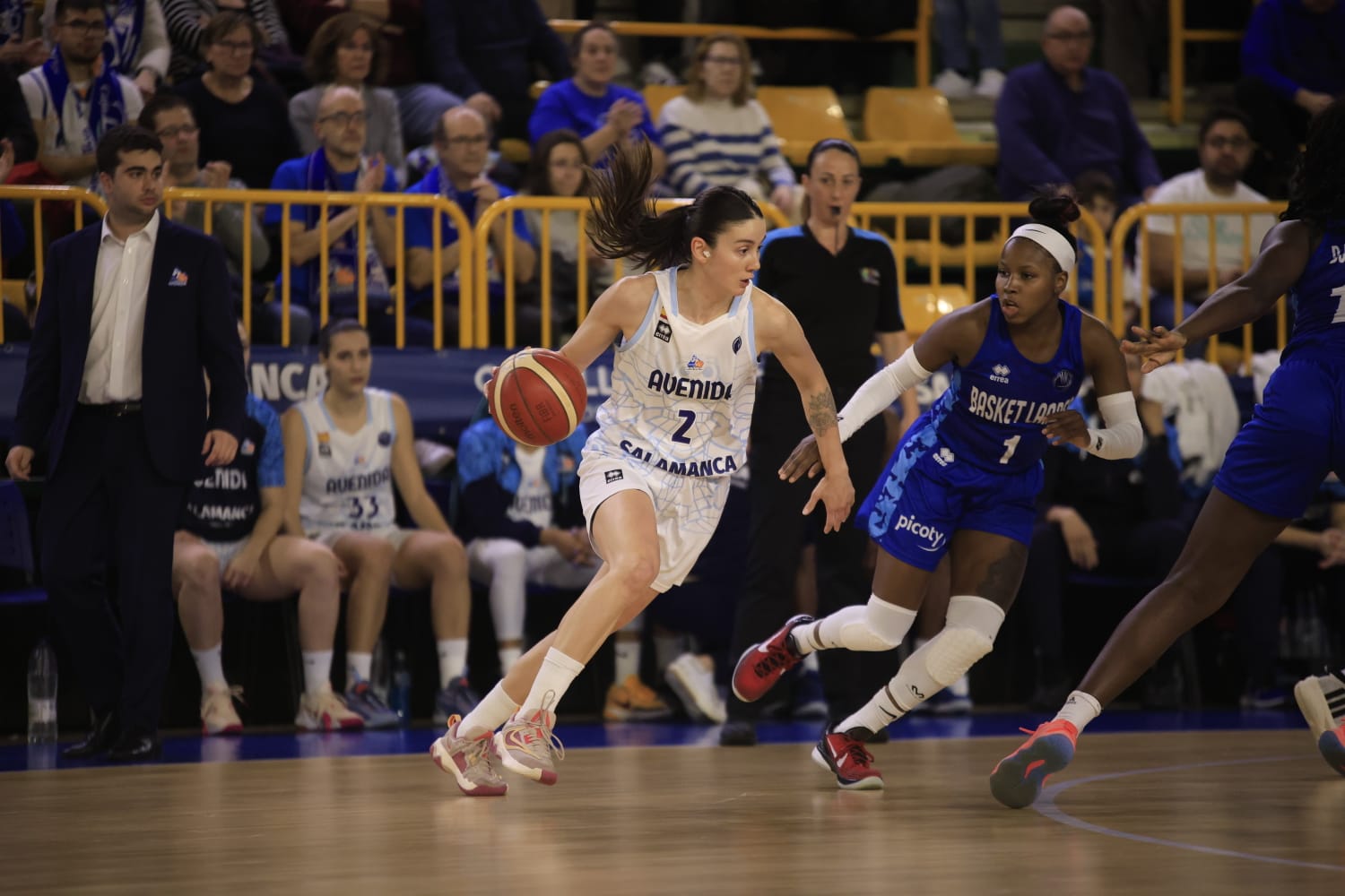 Avenida gana a Landes y sigue vivo en Europa