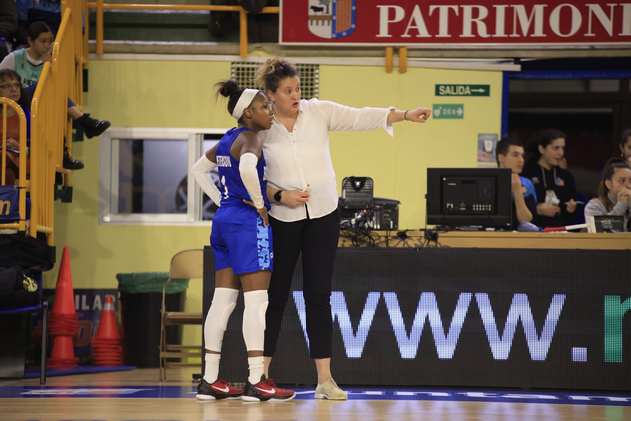 Avenida gana a Landes y sigue vivo en Europa