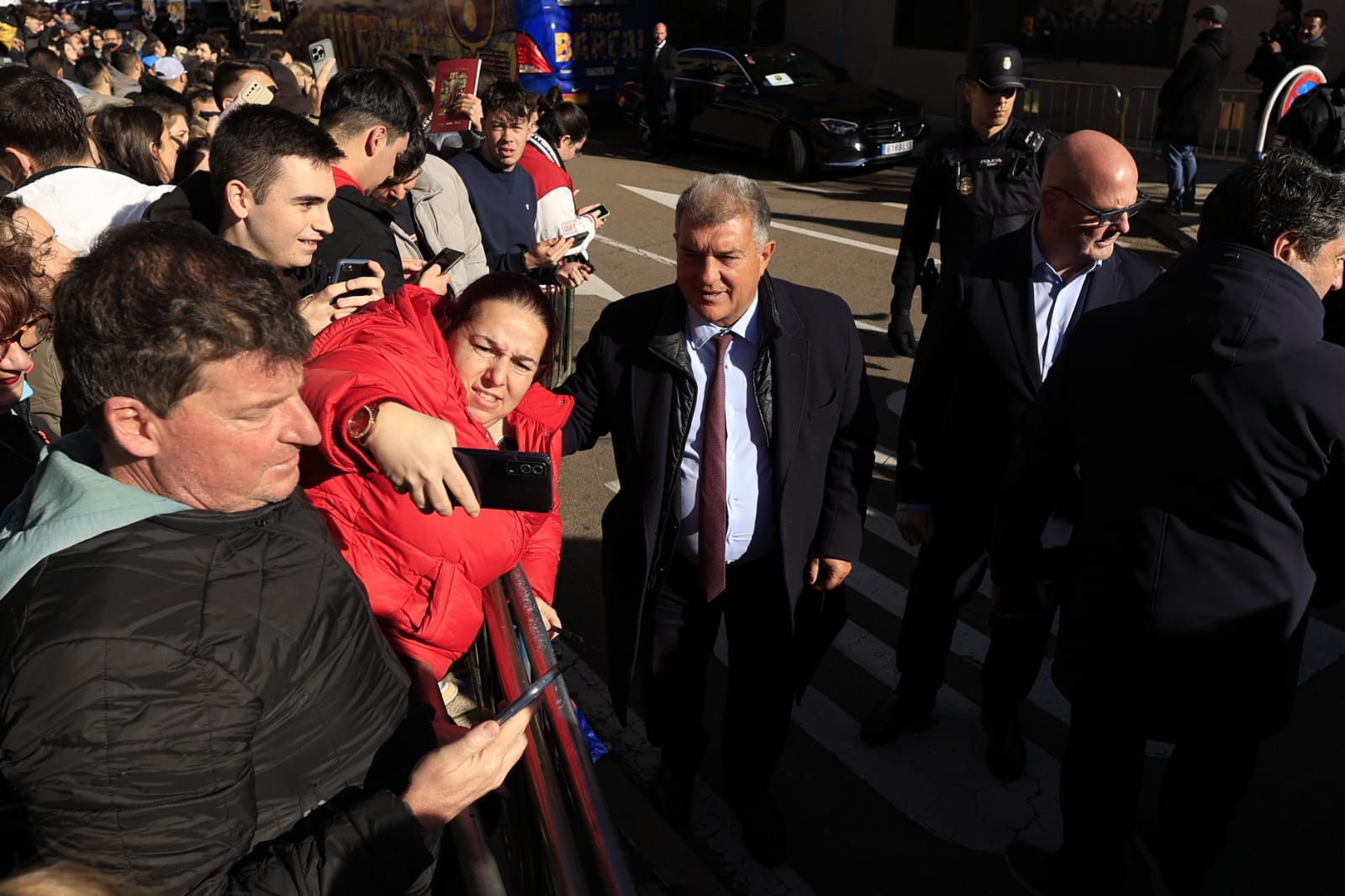 Locura ante la llegada del FC Barcelona en Salamanca