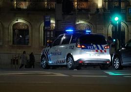 Un coche de la Policía Local en Salamanca.