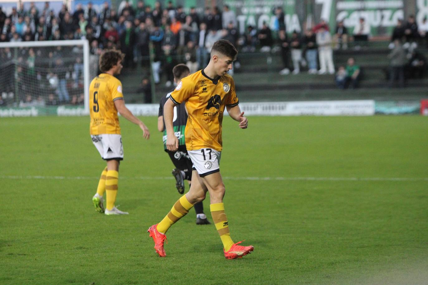 El partido entre el Sestao y Unionistas, en imágenes