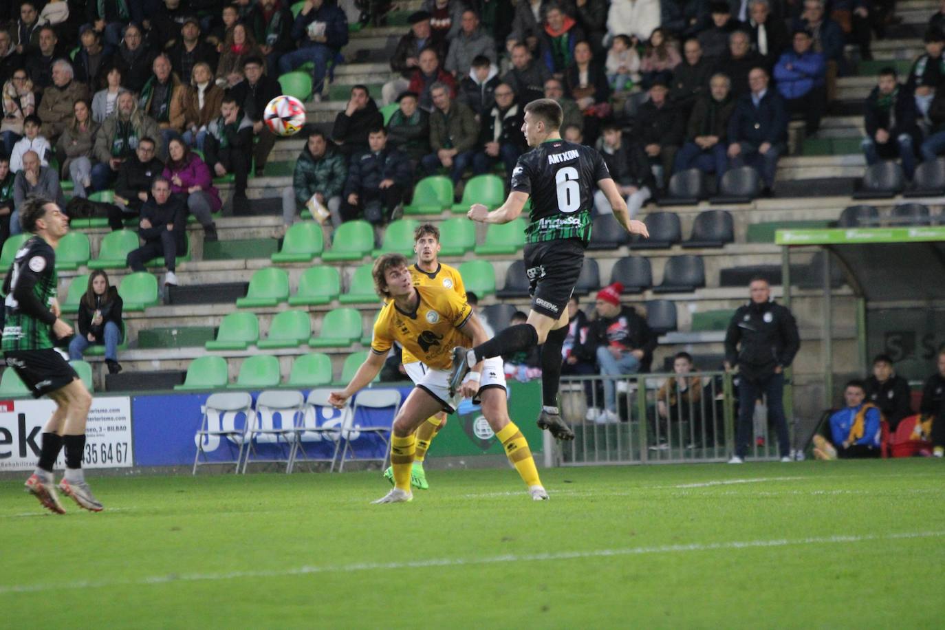 El partido entre el Sestao y Unionistas, en imágenes