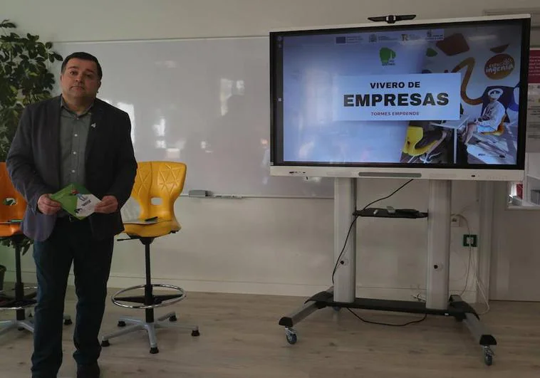 Miguel Ángel Casanova, director del CIFP Río Tormes en la presentación del Vivero de Empresas