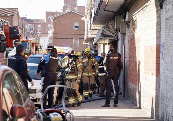 Incendio en un edificio de la calle Cisnes en Valladolid.