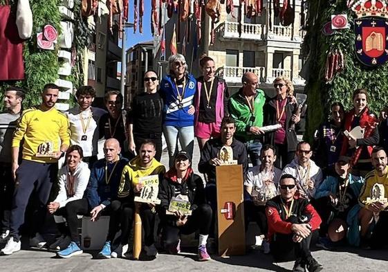 Los premiados de la Media Maratón y la Vuelta a Guijuelo.