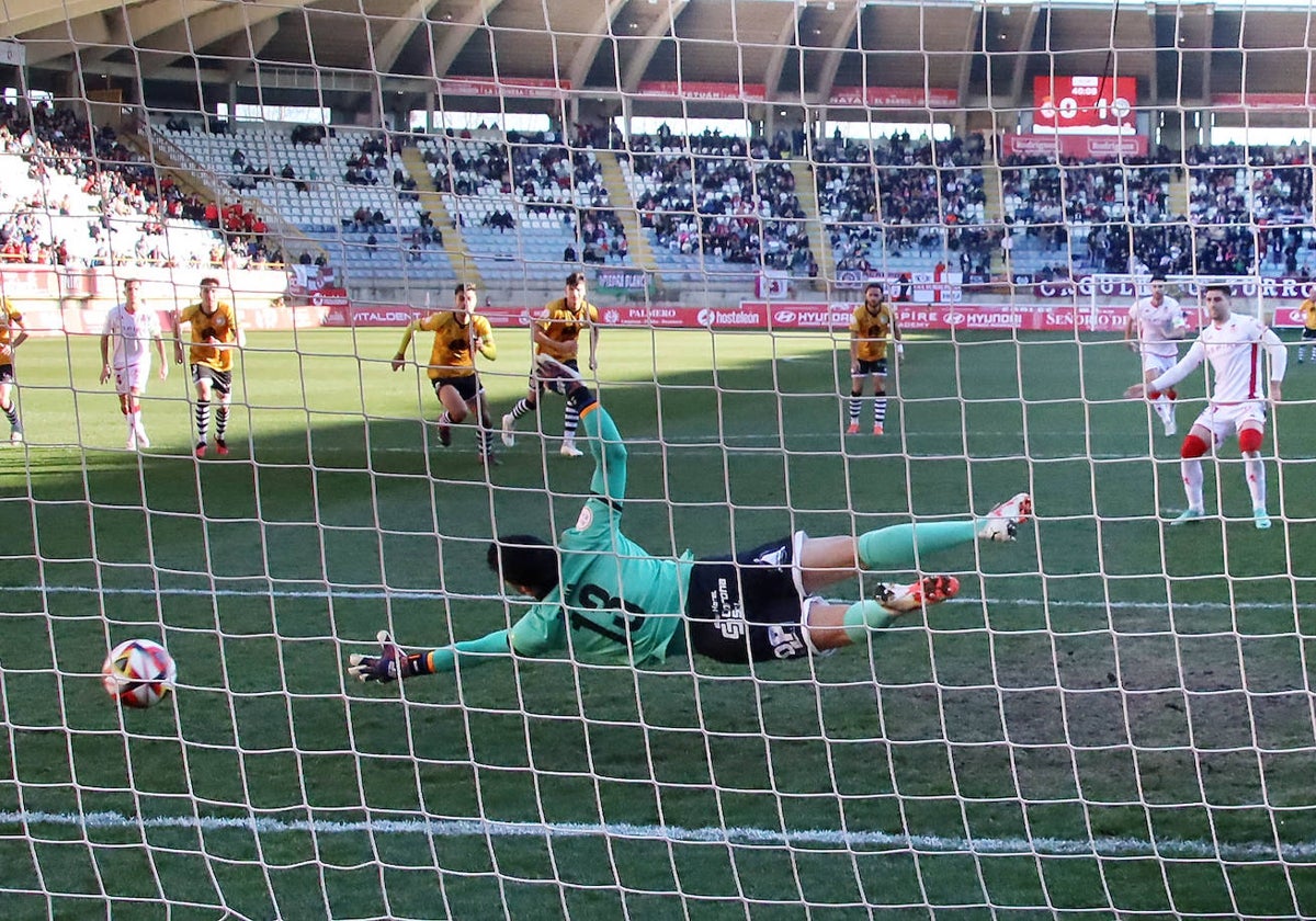 Gol de penalti de la Cultural Leonesa