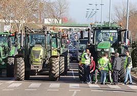 Tractorada al comienzo de la carretera de Madrid