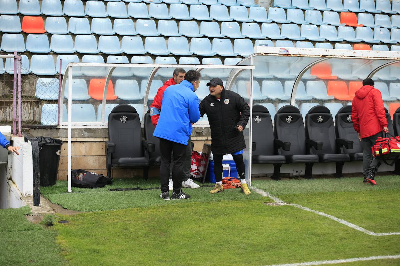 Tarde de barro y 0-0 en el Helmántico