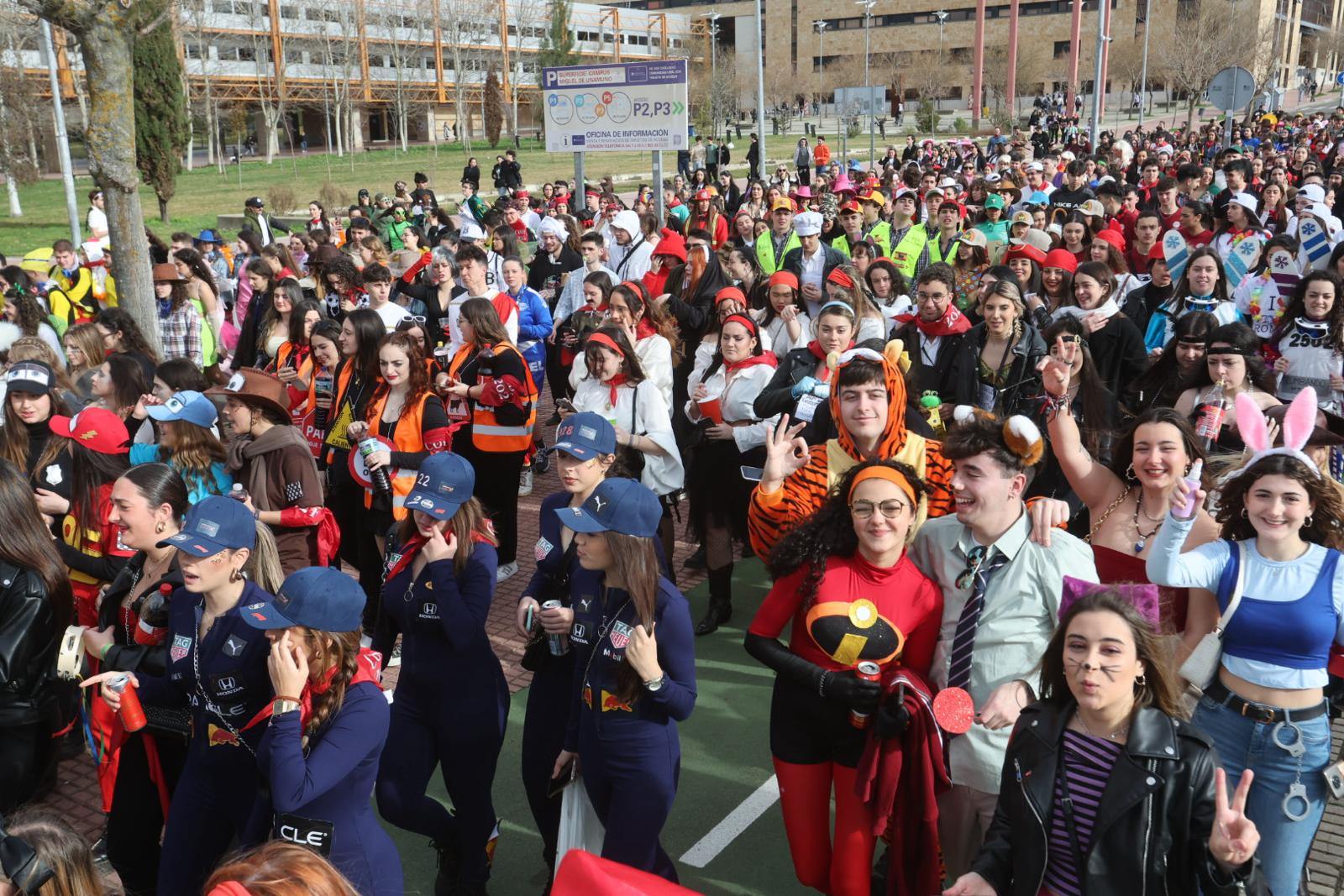 Derecho disfruta de una multitudinaria procesión del Codex