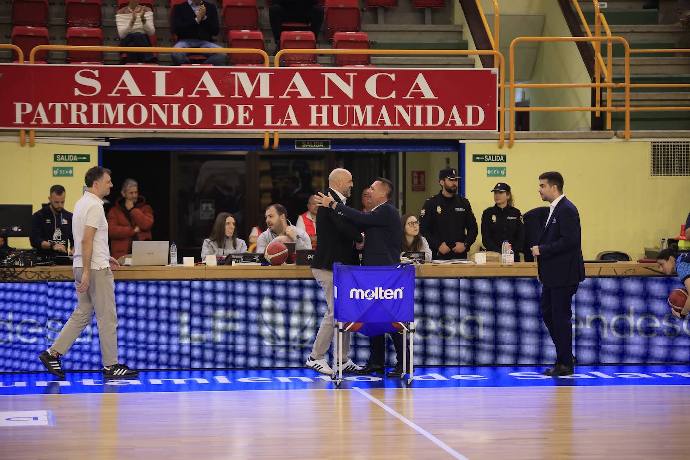 El partido entre el Avenida y el Ferrol en imágenes