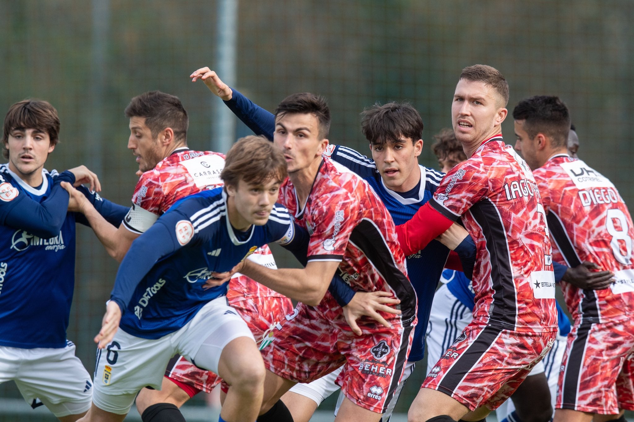 El CD Guijuelo cae de la zona de play-off con la derrota ante el Oviedo