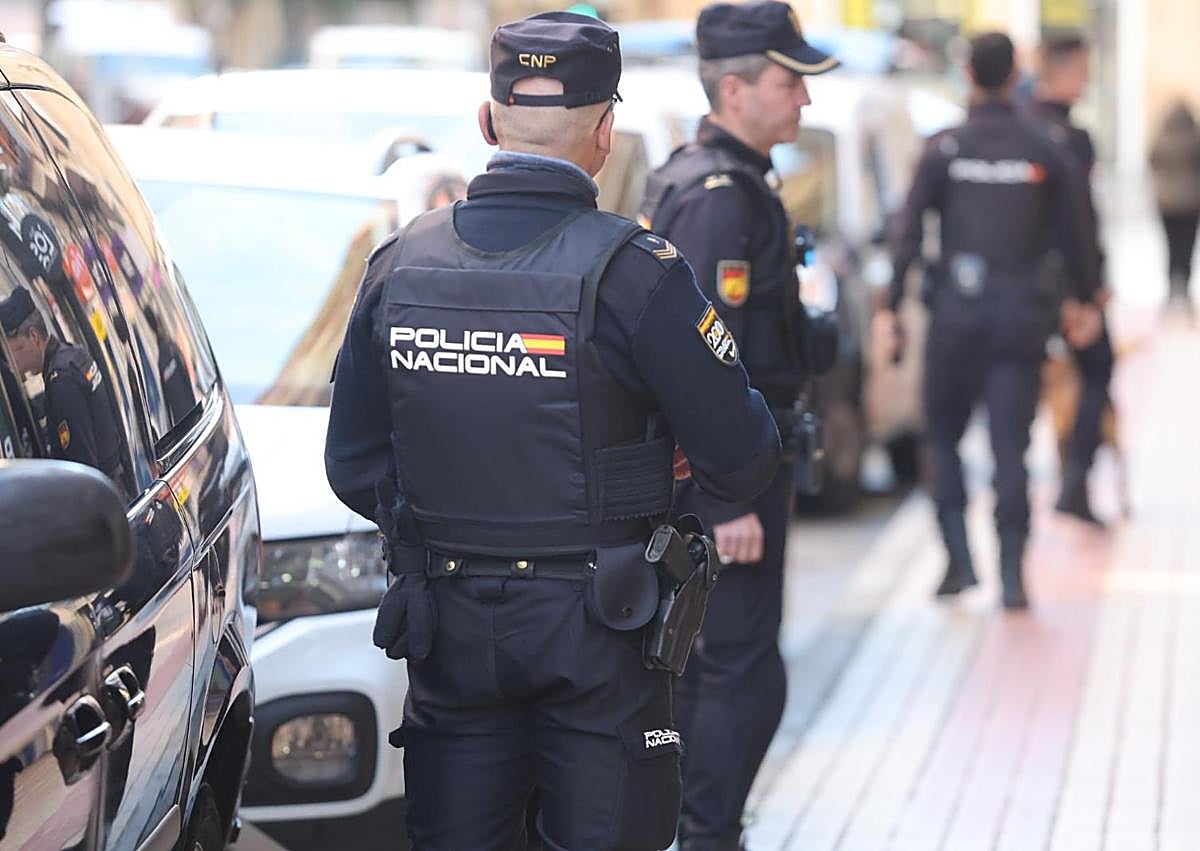 Imagen secundaria 1 - Nueva operación antidroga en Salamanca con registros en la calle Van Dyck