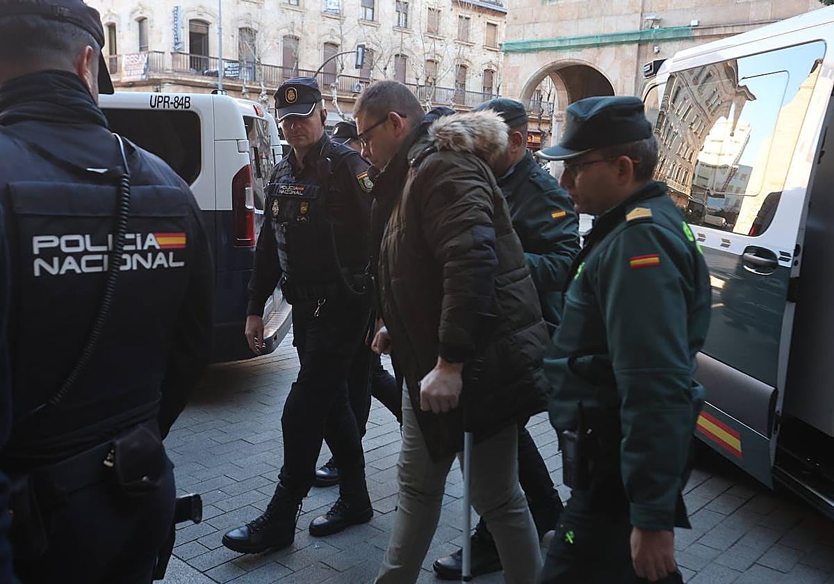 Llegada del acusado a la Audiencia Provincial.
