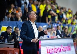 Nacho Martínez dirige a su equipo este miércoles en Turquía