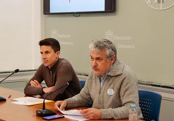 Mario Cavero, acompañado por el portavoz del PSOE en la Diputación, Fernando Rubio.