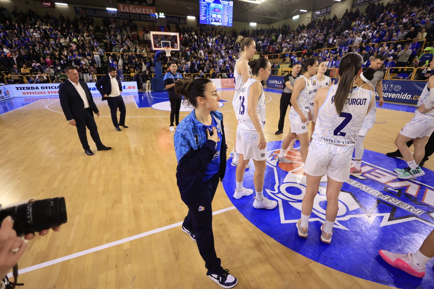 Un soberbio Würzburg brilla en la noche europea