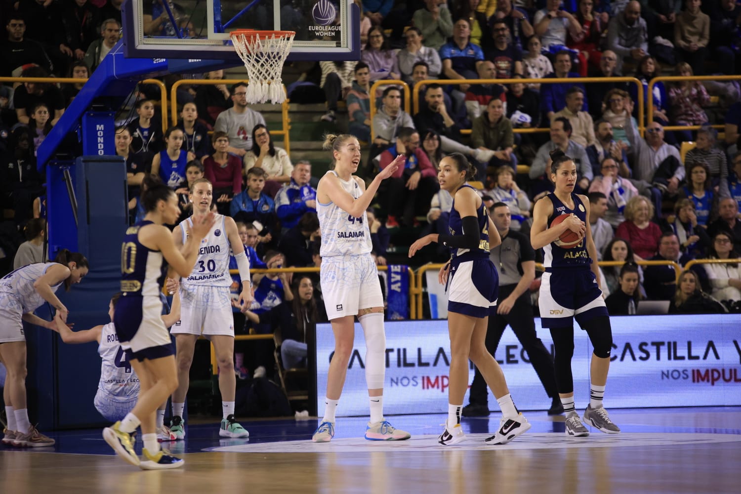 Un soberbio Würzburg brilla en la noche europea