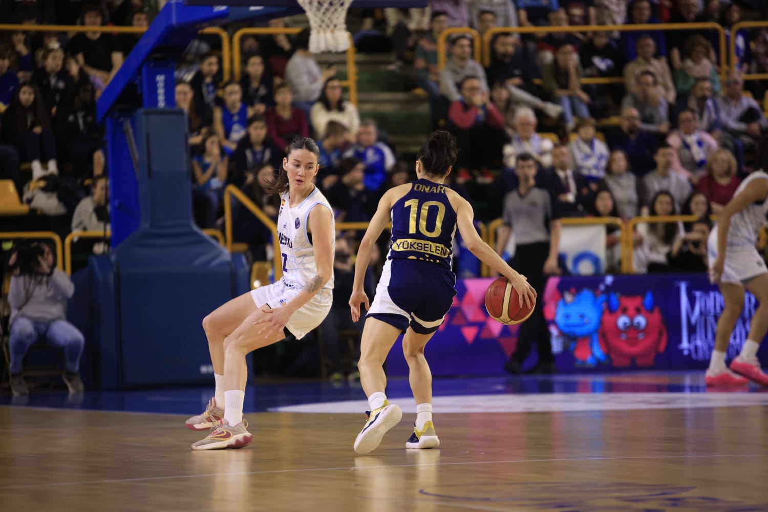 Un soberbio Würzburg brilla en la noche europea