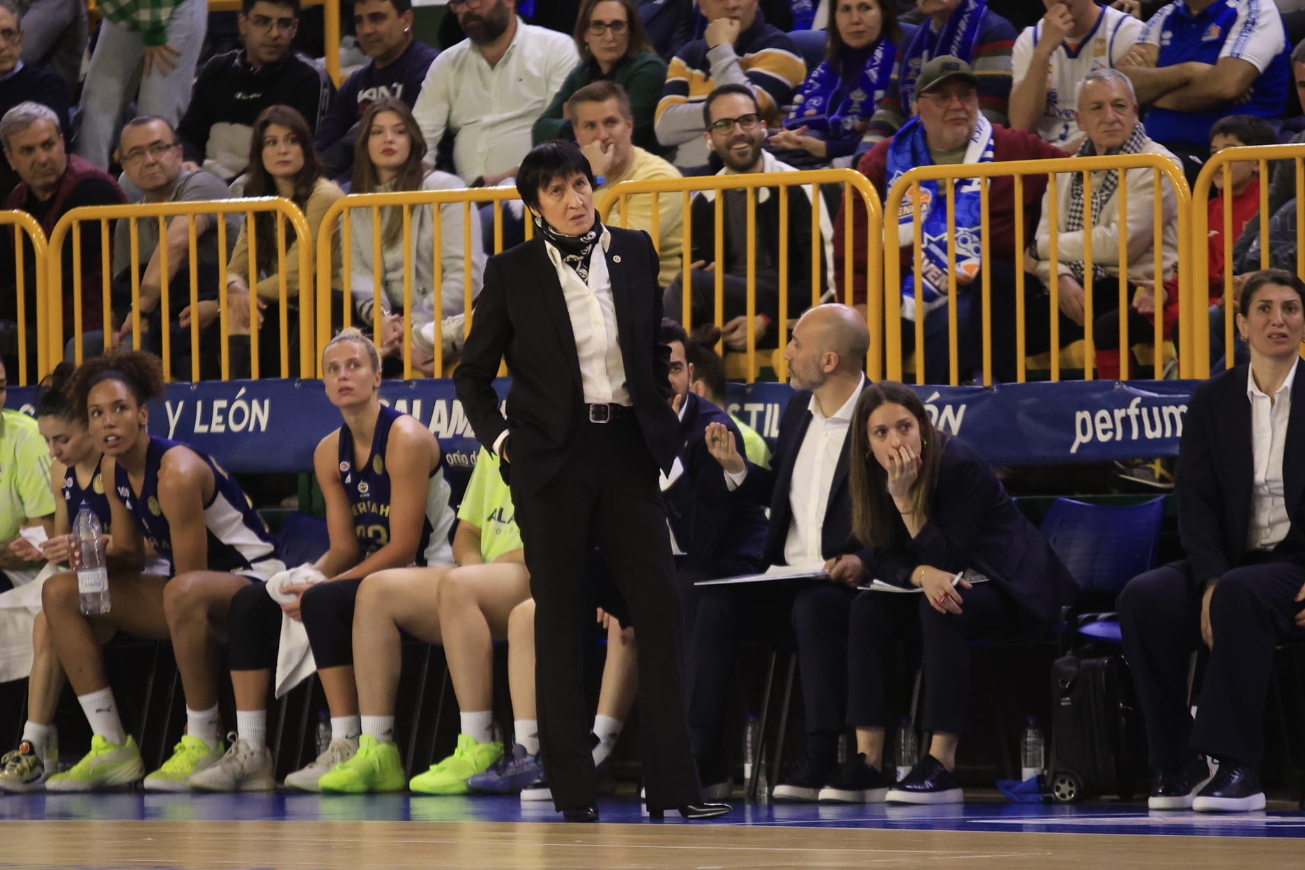 Un soberbio Würzburg brilla en la noche europea