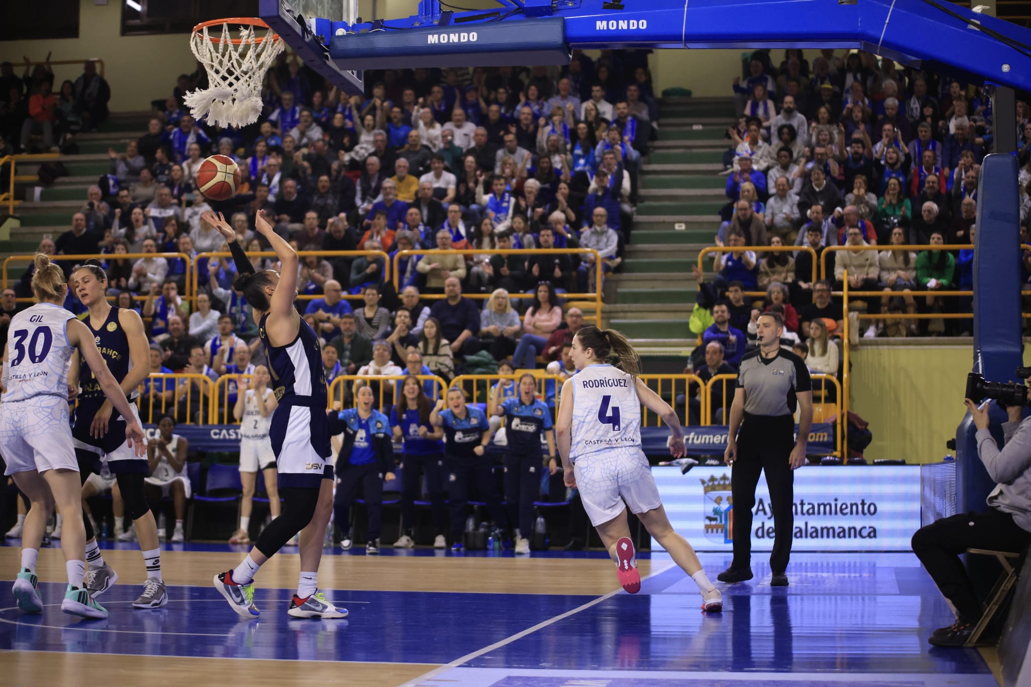 Un soberbio Würzburg brilla en la noche europea