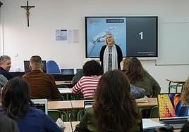 La formadora de Escuelas Católicas, Charo Fernández Aguirre, durante su intervención.