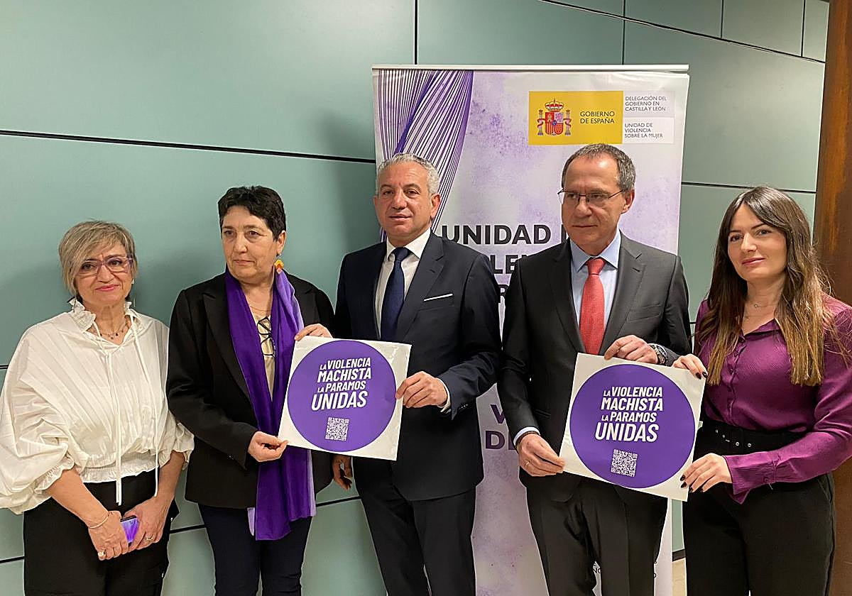 Acto de colocación del primer distintivo violeta en Zamora