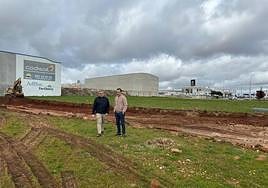 Visita del concejal de Obras, Ángel Manso, a la parcela donde se construirá el Punto Limpio.