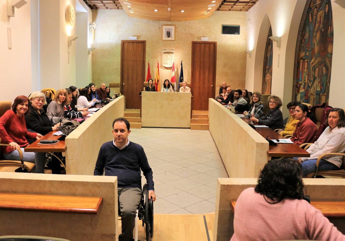 Reunión de instituciones, administraciones y entidades del tercer sector que trabajan para las personas con discapacidad y sus familias.