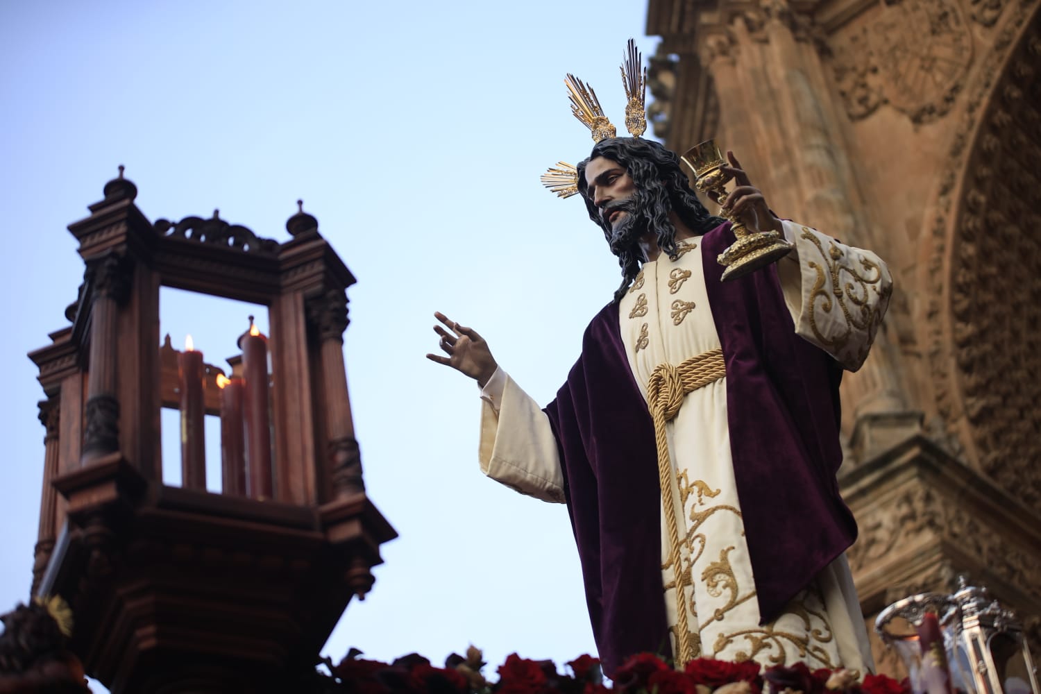 El recuerdo a Óscar Rodríguez envuelve de emotividad el recorrido de Jesús de la Redención