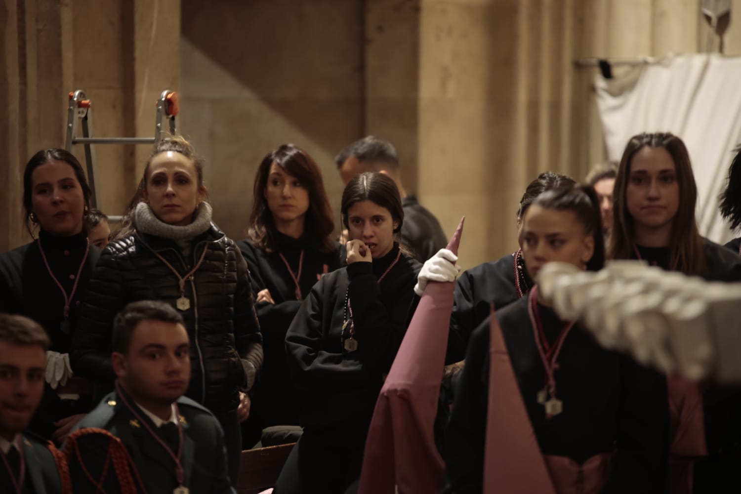 La Hermandad de Jesús Flagelado celebra un Vía Crucis en el interior de la Clerecía